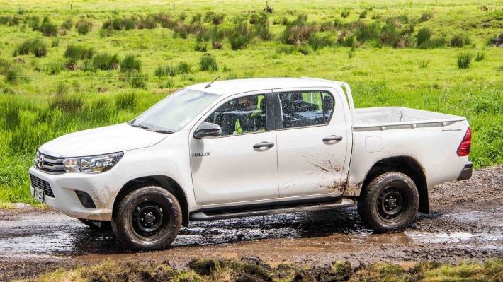 download Toyota Hilux 4WD 2WD workshop manual